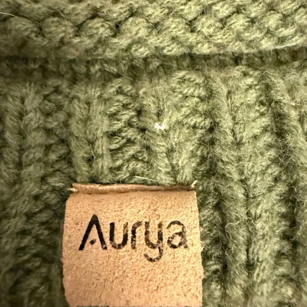 Aurya Olive Green Chunky Knit Beanie Hat – Slouchy Cable Style